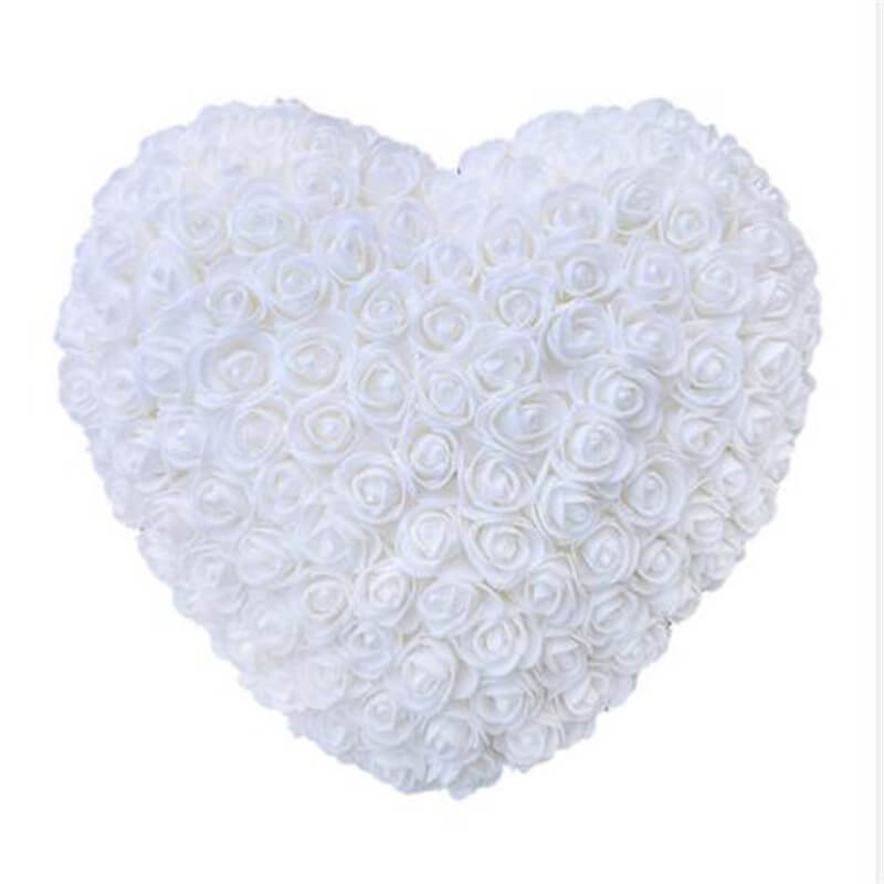 fleur en cœur blanche